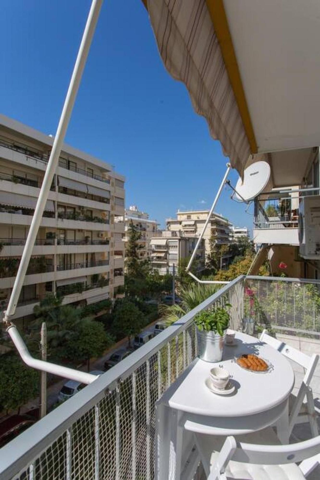 شقة One Block From The Sea Family House At Floisvos أثينا المظهر الخارجي الصورة